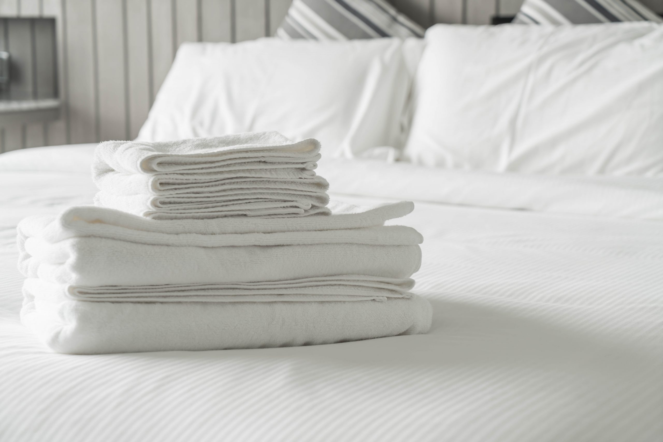 Comment préparer le linge de votre hôtel pour la saison d’hiver